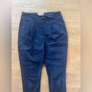 BCBG Black high-waisted fitted cropped trousers